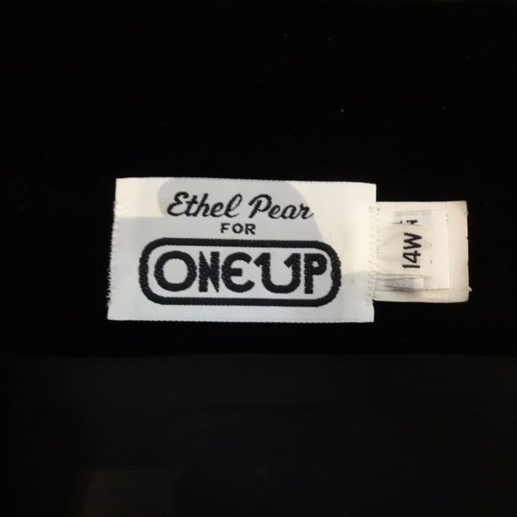 Ethel Pear for One Up Black Velvet coat size 14W - Picture 6 of 10